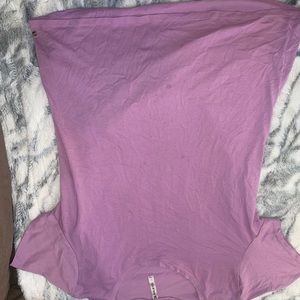 Fabletics shirt sleeve open back top